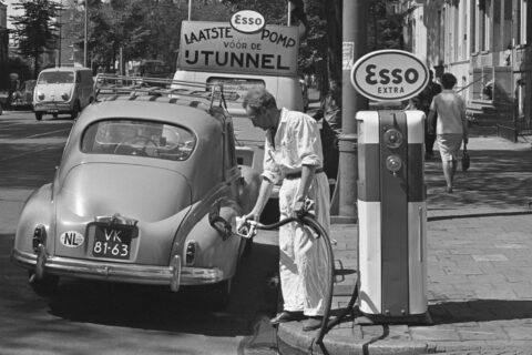 75 years Peugeot 203