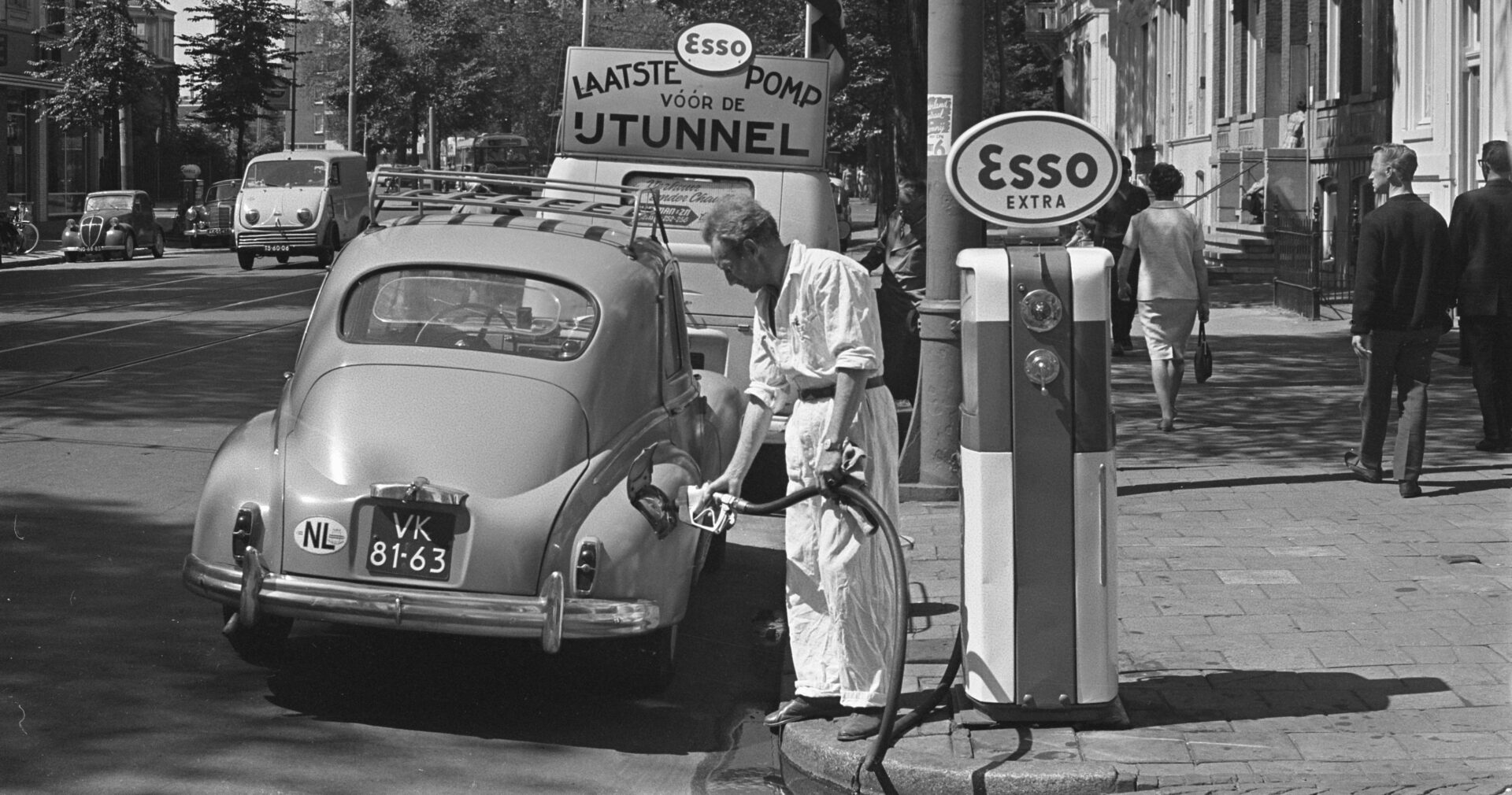 75 years Peugeot 203